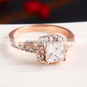 High Quality 14k Rose Gold Plated White Crystal With Big Square Zircon Ladies Rings for Wedding thumbnail-5
