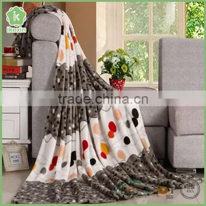 Soft And Fashion Microfiber Coral Fleece Blanket thumbnail-4