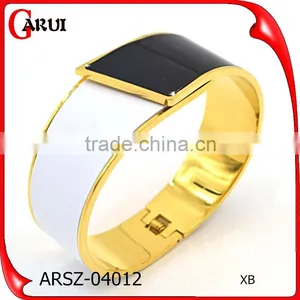 Fashion Bracelet Vacuum Plating Steel Bulk Sell Bracelets and Bangles thumbnail-3