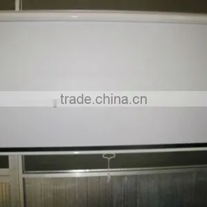 Manual Projector Screen With Self-locking Systerm thumbnail-1