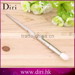 Shiny Sliver Custom Blending Compact Eyeshadow Brush thumbnail-1