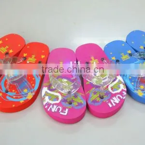 Hot Selling Colorful Comfortable Led Flashing Flip Flops thumbnail-1
