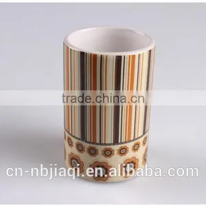 4pcs of Colorful Bathroom Accessories Set thumbnail-4