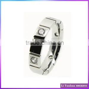 Stainless Steel Diamond Zircon Prong Setting Titanium Wedding Ring thumbnail-1