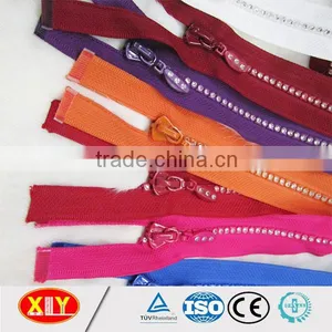 High Quality Autolock Slider Custom Length Plastic Diamond Zipper thumbnail-1