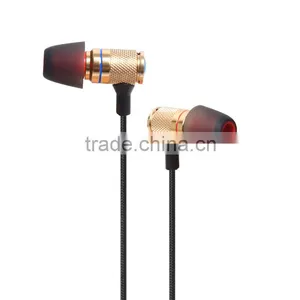 2016 Popular Metal Wired Earphone in Ear Earbuds With Microphone thumbnail-3