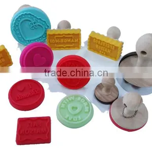Custom 6cm Round and Rectangular Platinum Silicone Cookie Cutter Stamp With Wooden Handle thumbnail-1