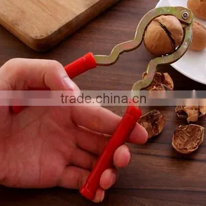 Cheap Plastic and Iron Nut Cracker Macadamia Nut Cracker Walnut Cracker thumbnail-2