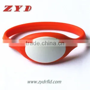 Shenzhen Cheap Ntag213 Nfc Silicone Wristband Tag thumbnail-1