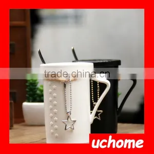 UCHOME Ceramic Romantic Matching Couple Coffee Mugs With Lid And Spoon Pendant Coffe Cup thumbnail-2