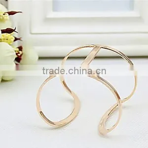 Pretty Irregularity Geometry Hollow Bangles,simple Design Gold Bangle for Women thumbnail-1