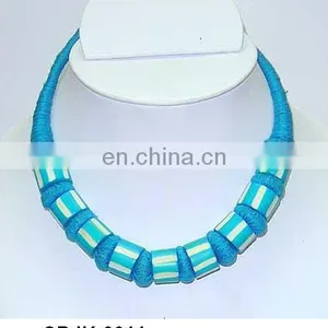 Glass Bead Costume Necklace thumbnail-2