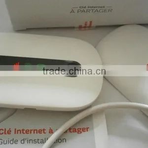 HUAWEI E5220 Mobile WiFi Hotspot thumbnail-1