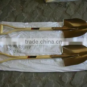 Shovels With Wooden Handle thumbnail-1