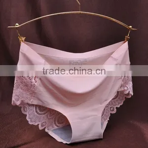 Old Fashion Sexy Bra and New Design Women Panties thumbnail-6