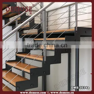 U-shaped Wood Staircase for Small House thumbnail-2