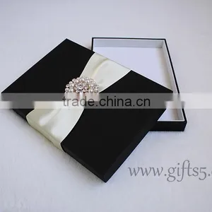 Elegant Black Wedding Invitation Boxes With Brooch thumbnail-3