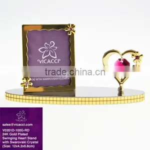 Finest Unique Gold Plated Heart Photo Frame for Wedding Decoration thumbnail-1