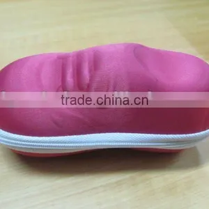 Novelty Shoe-shaped Glasses Case thumbnail-1