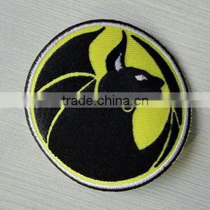 China Wholesale Embroidery Badge and Woven Patch for Clothing Labels thumbnail-1