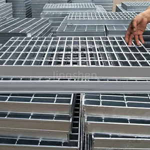 Industrial Rectangular Steel Grating, 255/30/100, Galvanized Welded Metal Grating, Suitable for Walkways, Platforms, and Ground Applications. thumbnail-1