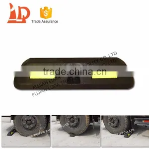 Super Durable Synthetic Truck Parking Wheel Stopper Supplier thumbnail-1