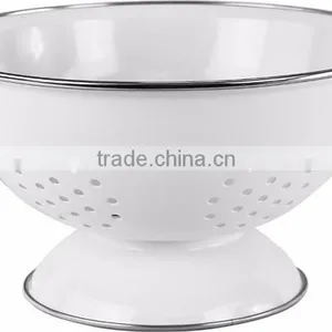 Factory Custom 3QT 5QT Metal Fruit Basket Vegetable Fruit Conlander With Handle thumbnail-3