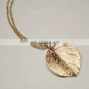 Alloy Accessorize Gold Leaf Pendant Necklace thumbnail-1