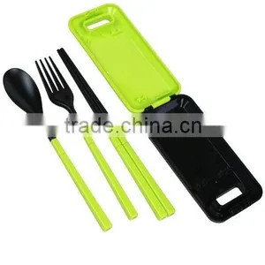 Practical 3 Pieces Pack Green Plastic Kitchenware Kid's Flatware Sets thumbnail-3