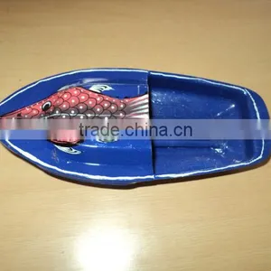 Red Fish Tin Toys Boat Models thumbnail-1