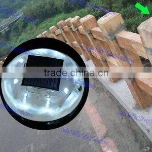 LED Solar Cat Eyes Road Stud For Roadway Safety thumbnail-5