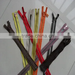Close End Plastic Zipper thumbnail-1