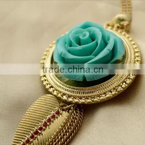 Red Green Black Resin Flower Blossom Pendant With Alloy Tassel Necklace thumbnail-5