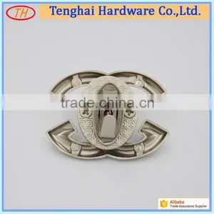 Factory G Shape Twist Lock Metal Handbag Lock for Handbag thumbnail-3