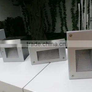 2016 Modern Home Lighting Decoration IP65 Outdoor up and Down r Led Wall Light thumbnail-1