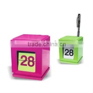 The New Design Lovely Pen Vase Clock thumbnail-1