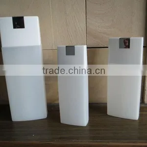 White PE Material Cosmetic Lotion Bottle thumbnail-1