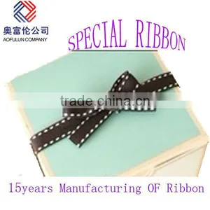 Gift Boxes to Decorate With Ribbon thumbnail-1