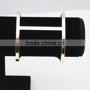 Pretty Irregularity Geometry Hollow Bangles,simple Design Gold Bangle for Women thumbnail-6