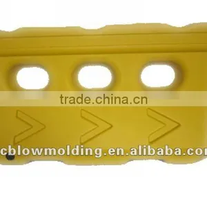 Plastic Safety Crowd Road Barrier thumbnail-2