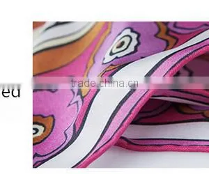 China Top 10 Silk Scarf Factory no Moq Digital Printing Silk Scarf thumbnail-4
