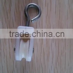 7/8" Swivel Nylon Rope Pulley thumbnail-6