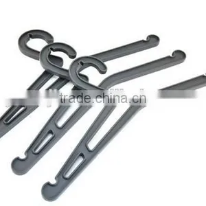 Wholesale Stock 3pcs in One Pack Plastic Clothes Protect Collar Hanger thumbnail-1