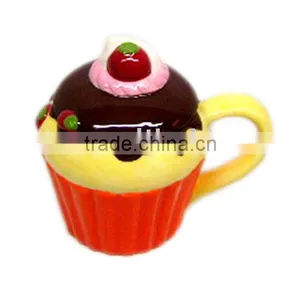Ceramic Cupcake Mug With Lid thumbnail-1