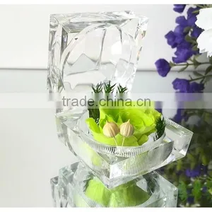 China Natural Real Touch Wholesale Preserved Roses Flower In Acrylic Ring Glass Boxes thumbnail-4