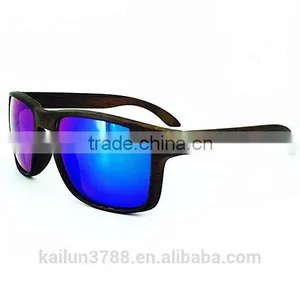 Wood Sunglasses With Polarized Lenses thumbnail-1