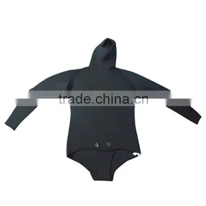 a Wetsuit to Accommodate Spearfishing With Hood thumbnail-3