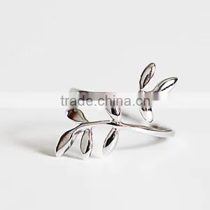 925 Sterling Silver Ring Edition Fresh Electroplating Gold Leaves Open Ring Wholesale thumbnail-5