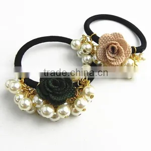 Beautiful and Easy Fashionable Pearl Hair Accessories thumbnail-1