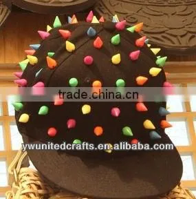 The Korean Version of the Latest Pop and Punk Rock Hiphop Rivet Cap Hedgehog Rivet Hat thumbnail-1
